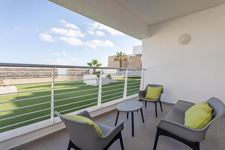 The Sea-Bank Villa Apartments Marsaskala Exteriör bild