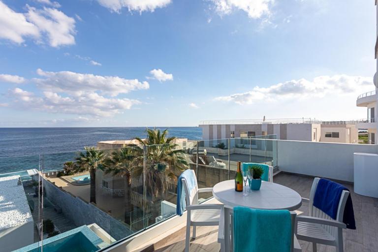 The Sea-Bank Villa Apartments Marsaskala Exteriör bild